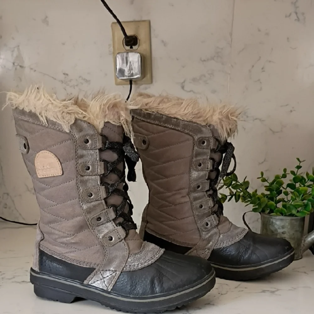 SOREL WATERPROOF Boots with Faux Fur Lining KIDS